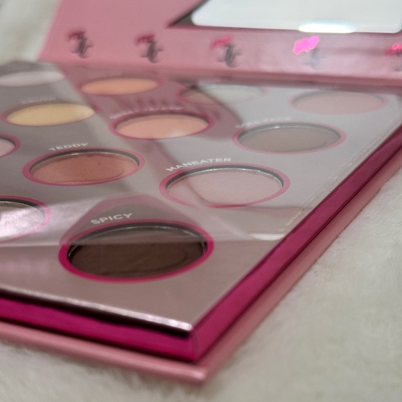 Juicy Couture Valentines Eyeshadow Palette 16 Shades - Picture 9 of 9